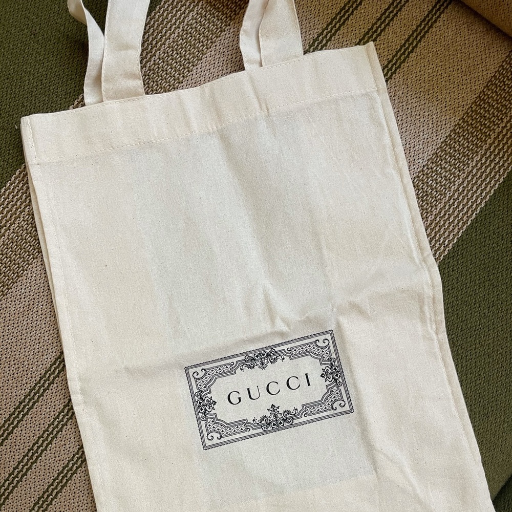 SUPER CUTE: Gucci tote